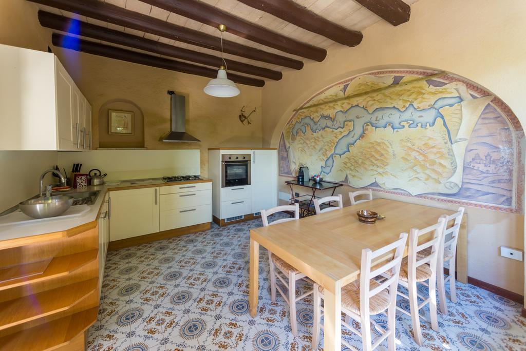 Villa La Rossa Fiumelatte Buitenkant foto