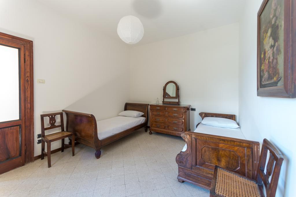Villa La Rossa Fiumelatte Buitenkant foto