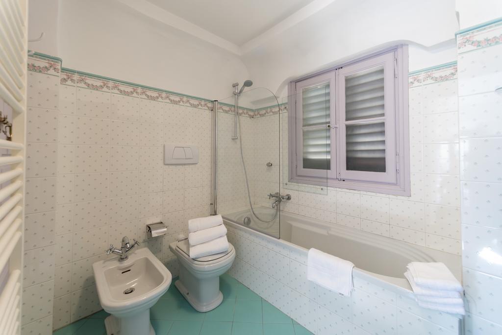 Villa La Rossa Fiumelatte Buitenkant foto